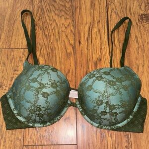 Victoria’s Secret Green Lace Push-up Bra Size 38c